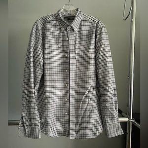 Banana Republic. Oxford shirt tailored slim fit..  Black, white, grey. Like new.